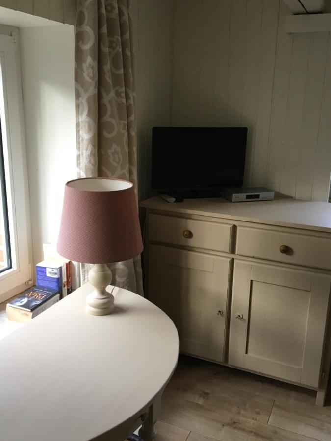 Hoellenmuehle Bed & Breakfast At The Mill Pond Hessisch Oldendorf Buitenkant foto